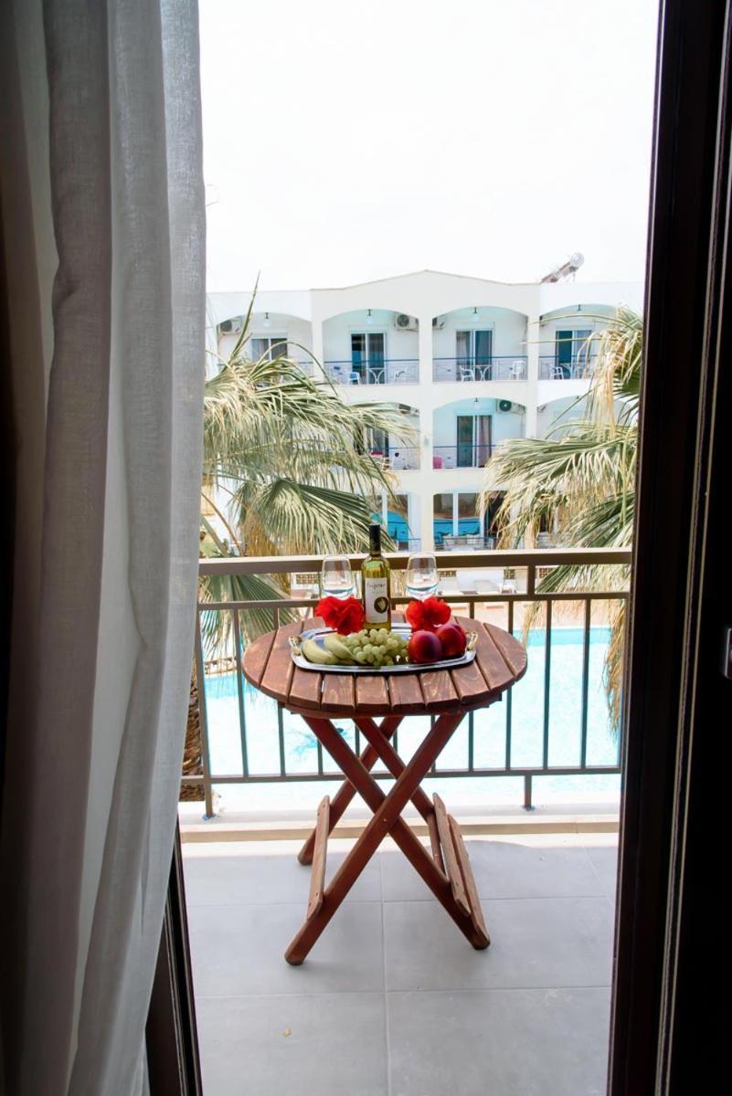 Stavros Beach Hotel Buitenkant foto